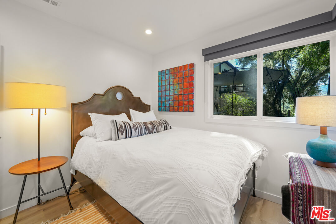 1145 Old Topanga Canyon Rd