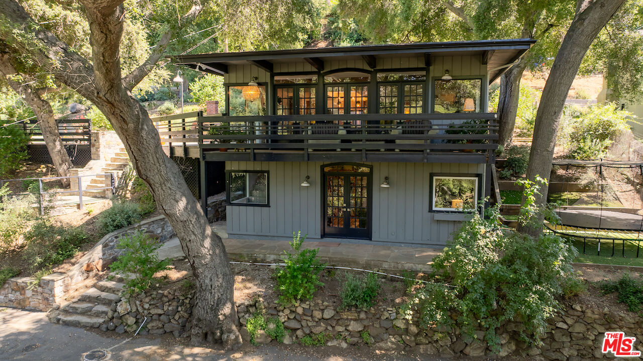1145 Old Topanga Canyon Rd