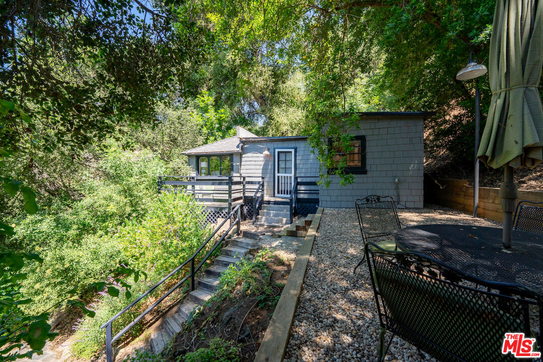 1145 Old Topanga Canyon Rd