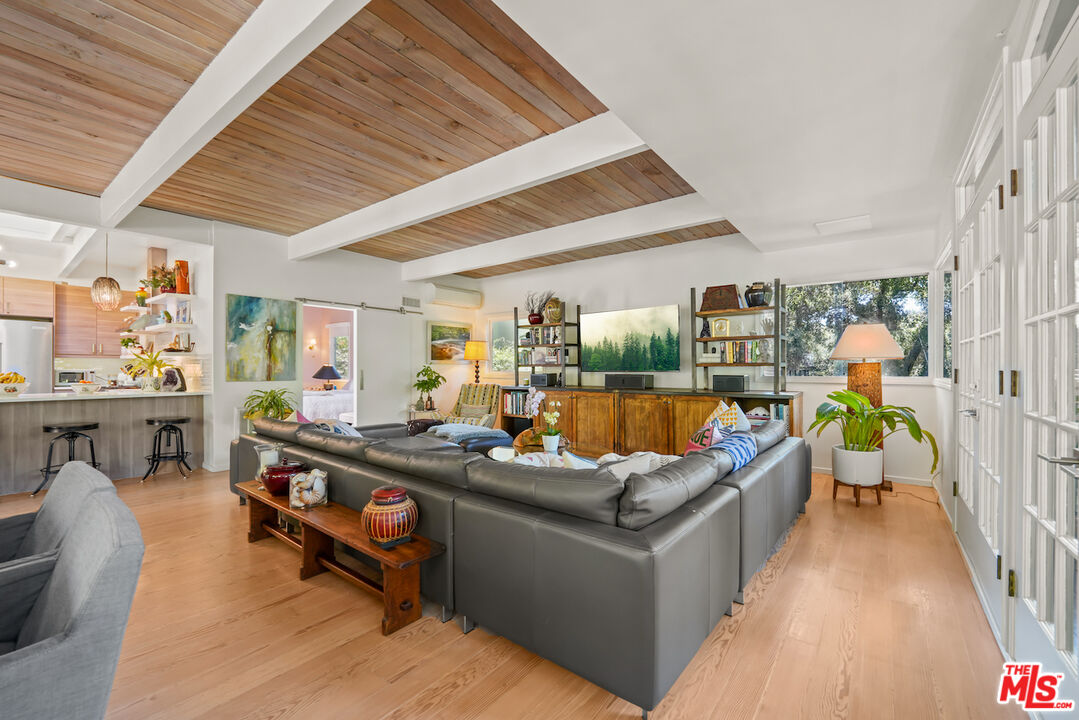 1145 Old Topanga Canyon Rd