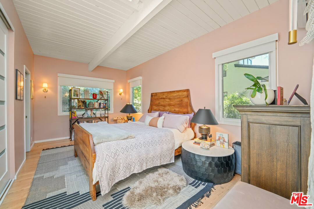 1145 Old Topanga Canyon Rd