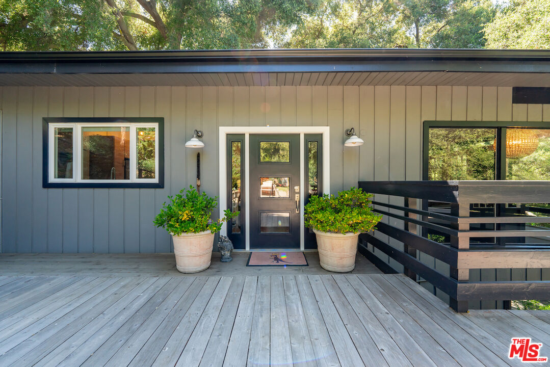 1145 Old Topanga Canyon Rd