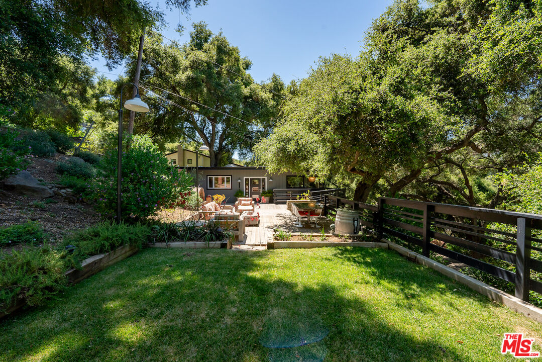 1145 Old Topanga Canyon Rd