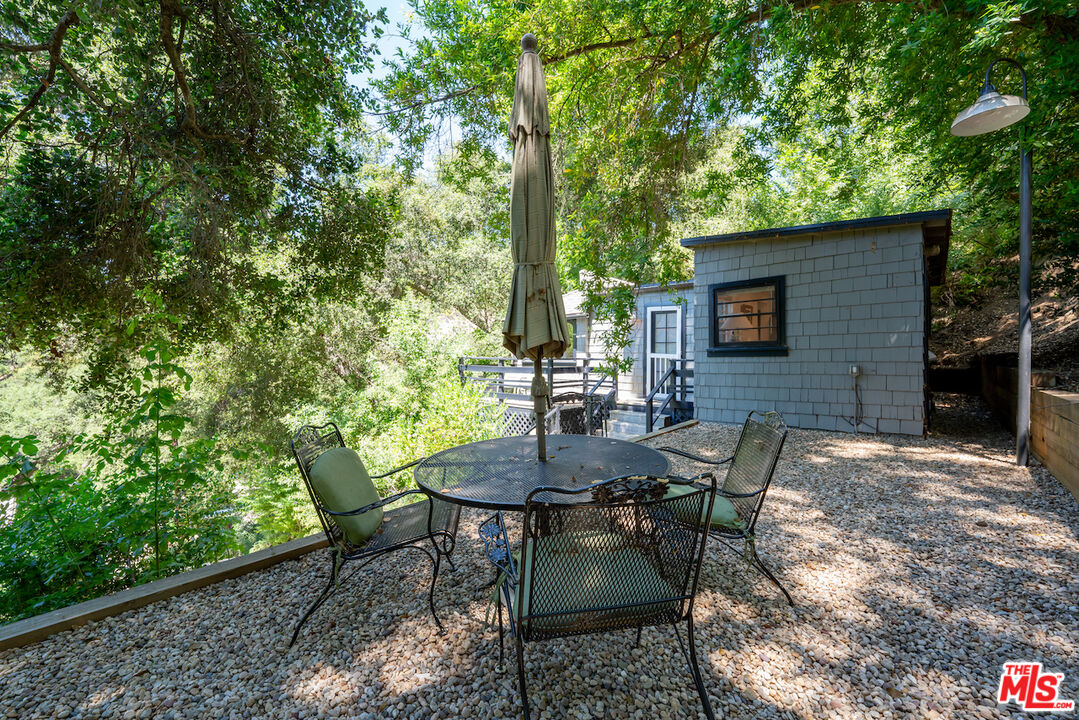 1145 Old Topanga Canyon Rd