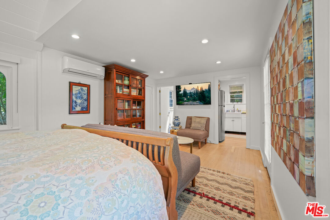 1145 Old Topanga Canyon Rd