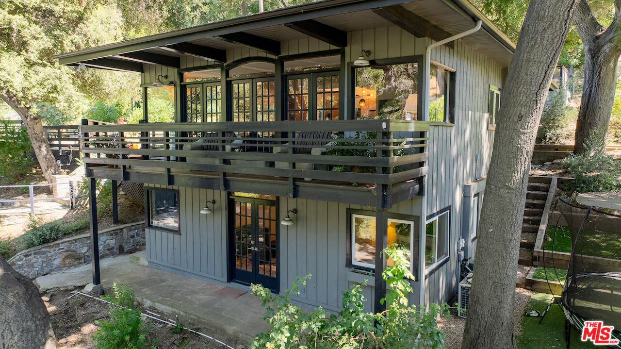 1145 Old Topanga Canyon Rd