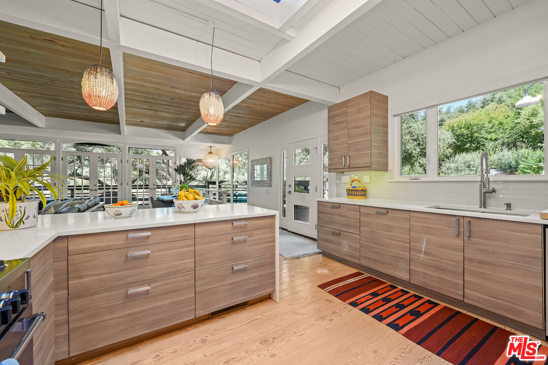 1145 Old Topanga Canyon Rd