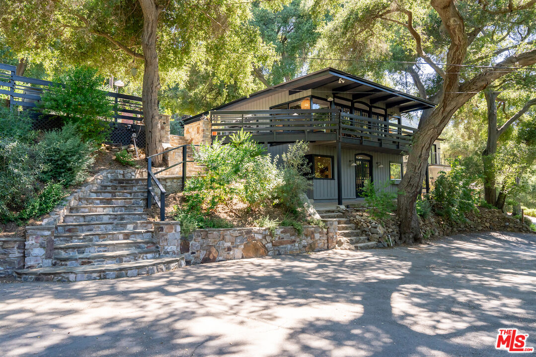 1145 Old Topanga Canyon Rd