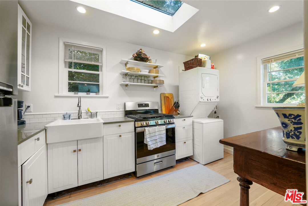 1145 Old Topanga Canyon Rd