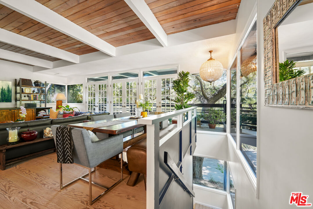 1145 Old Topanga Canyon Rd