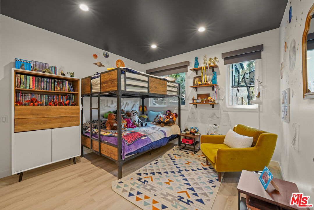 1145 Old Topanga Canyon Rd