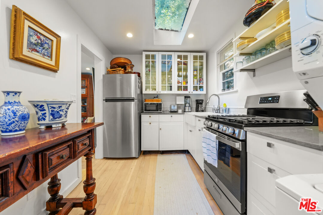 1145 Old Topanga Canyon Rd