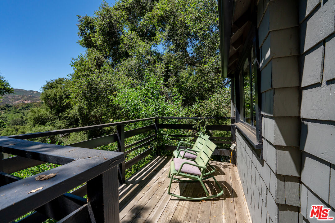 1145 Old Topanga Canyon Rd
