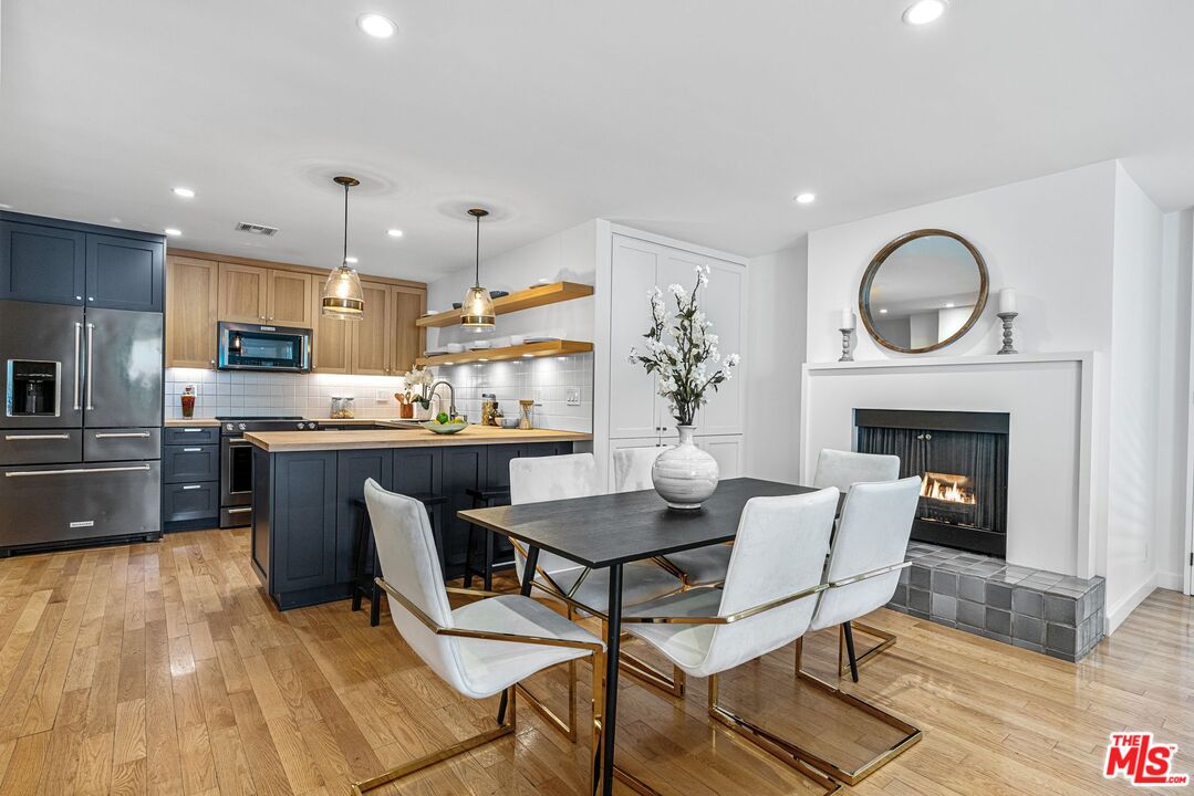 150 N Almont Dr Unit: 101