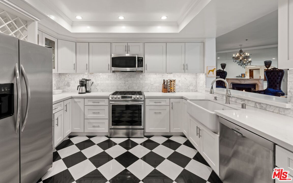 9233 Burton Way Unit: 204