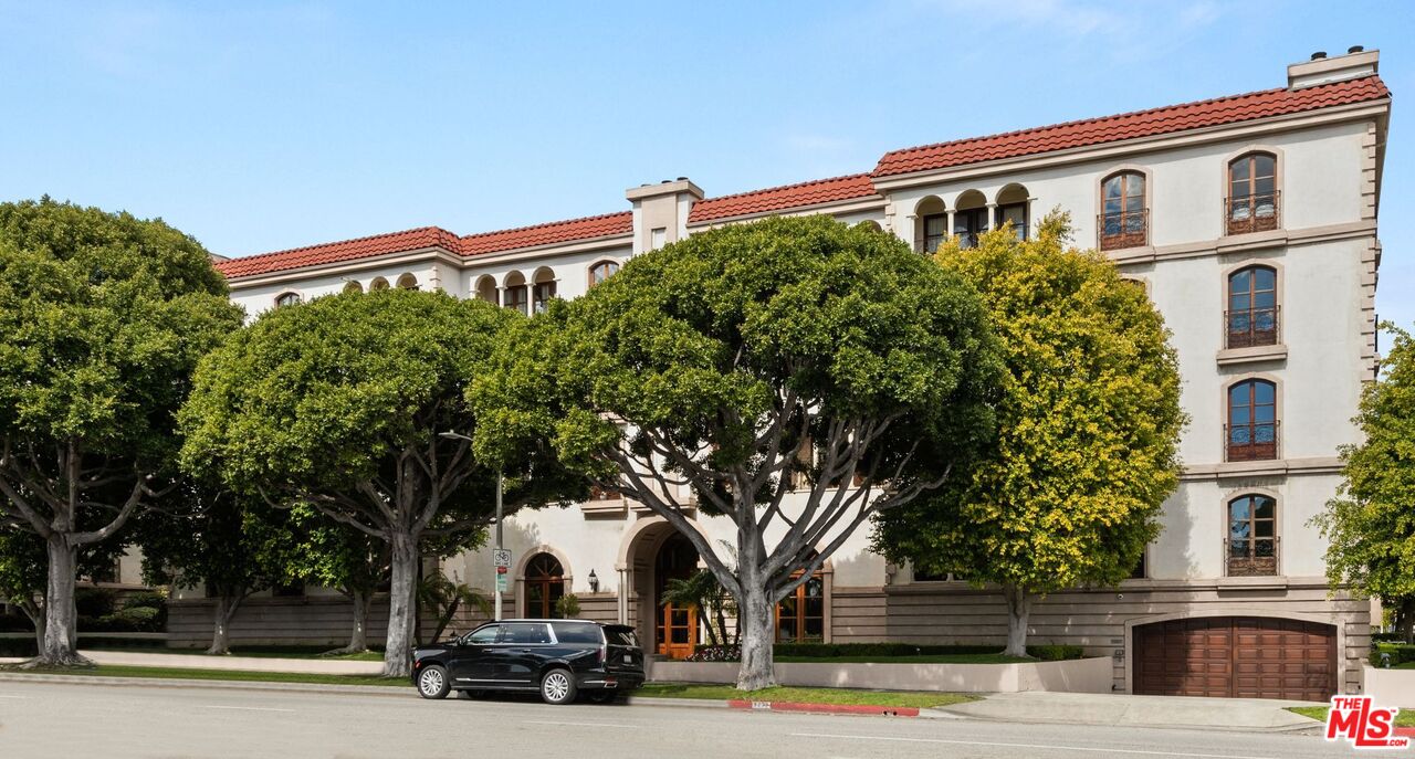 9233 Burton Way Unit: 204