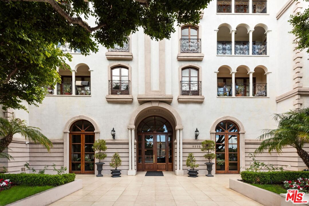 9233 Burton Way Unit: 204