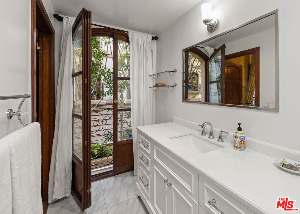 9233 Burton Way Unit: 204