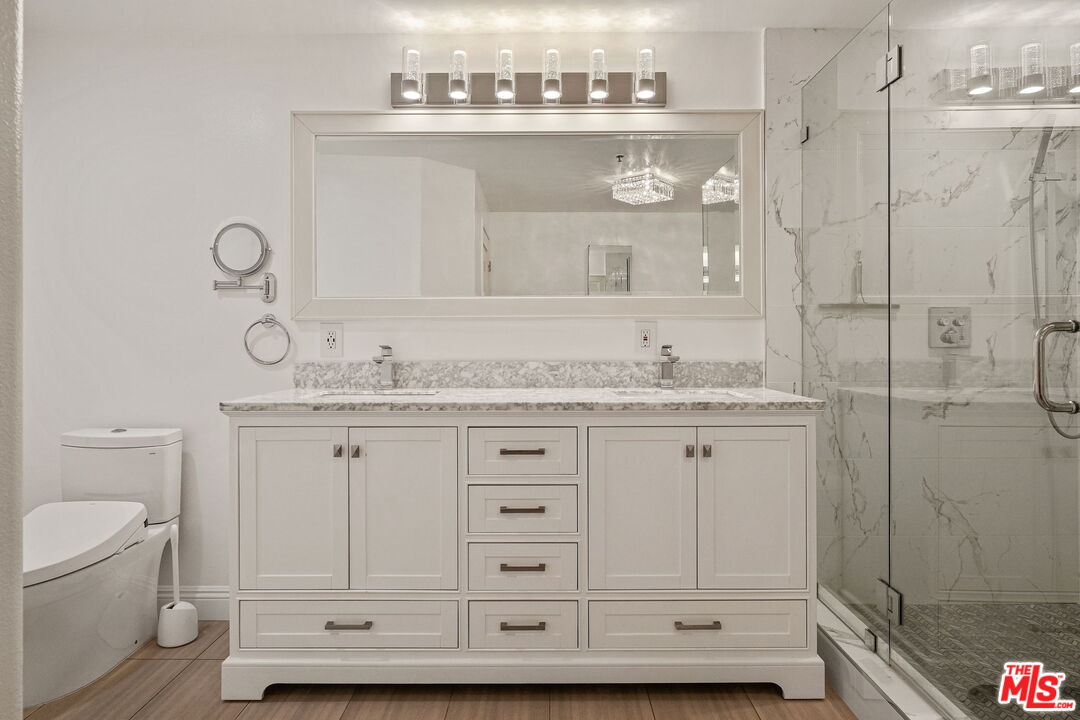 930 N Doheny Dr Unit: 208