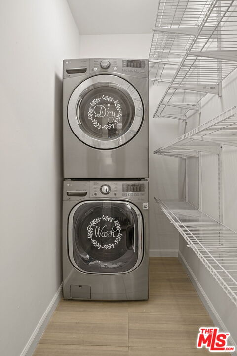 930 N Doheny Dr Unit: 208