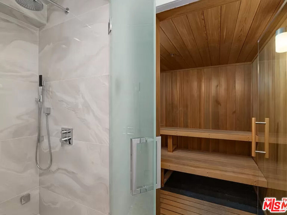 930 N Doheny Dr Unit: 208