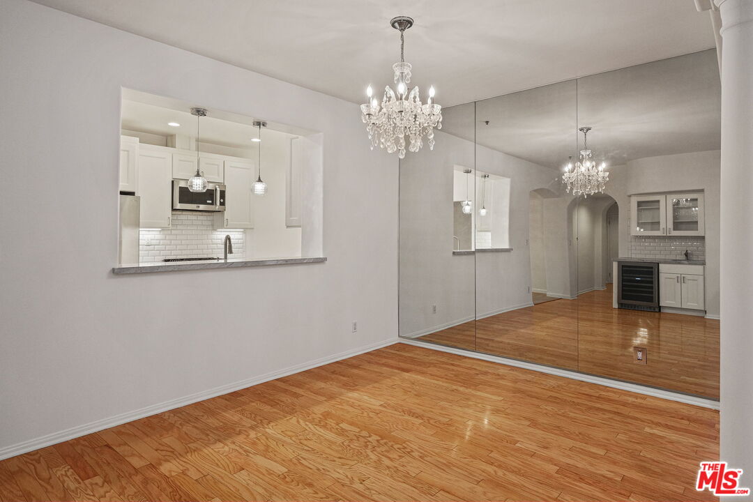 930 N Doheny Dr Unit: 208