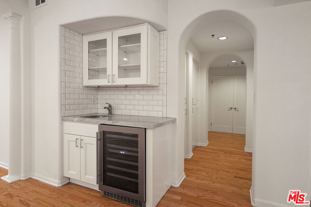 930 N Doheny Dr Unit: 208