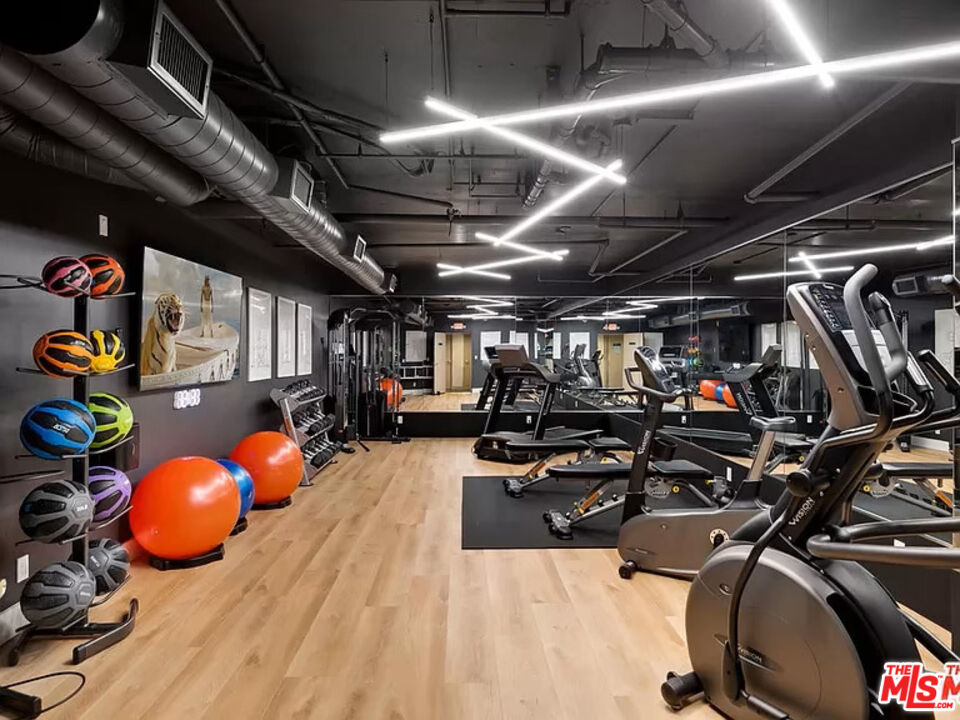 930 N Doheny Dr Unit: 208