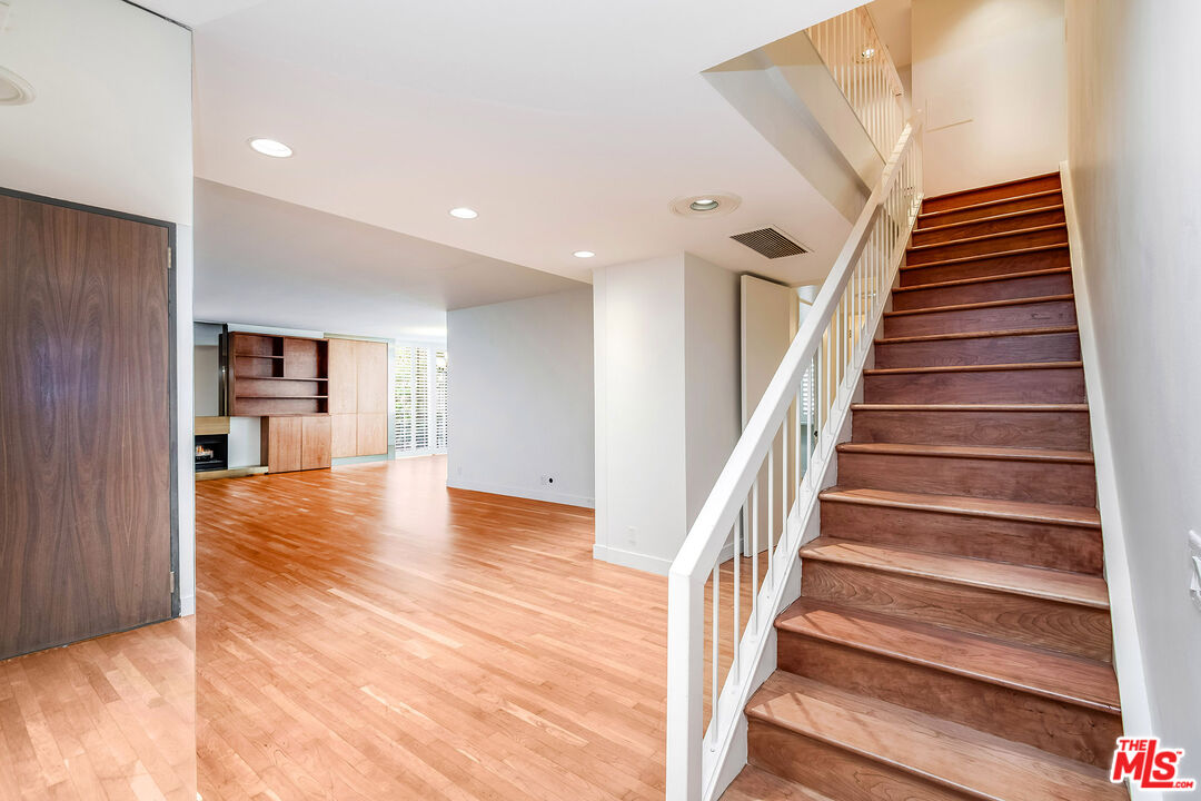 211 S Spalding Dr Unit: 107N