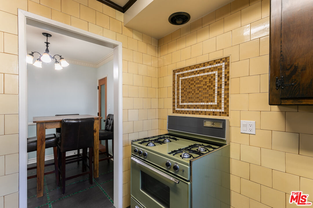 921 N Spaulding Ave Unit: 1