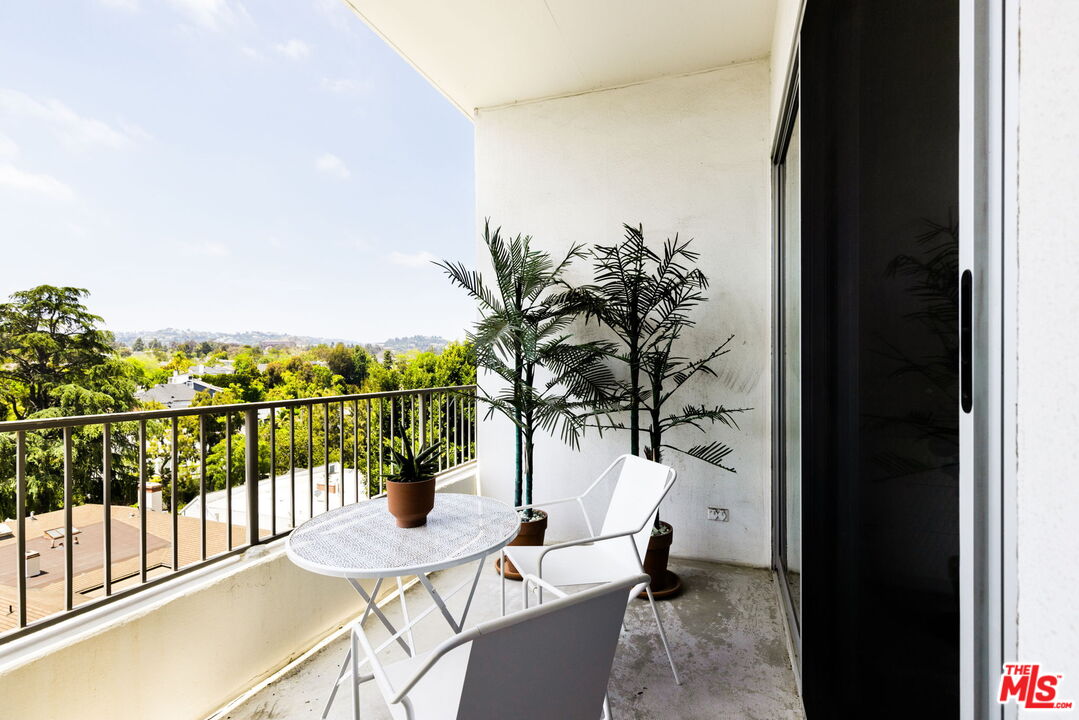 10501 Wilshire Blvd Unit: 917