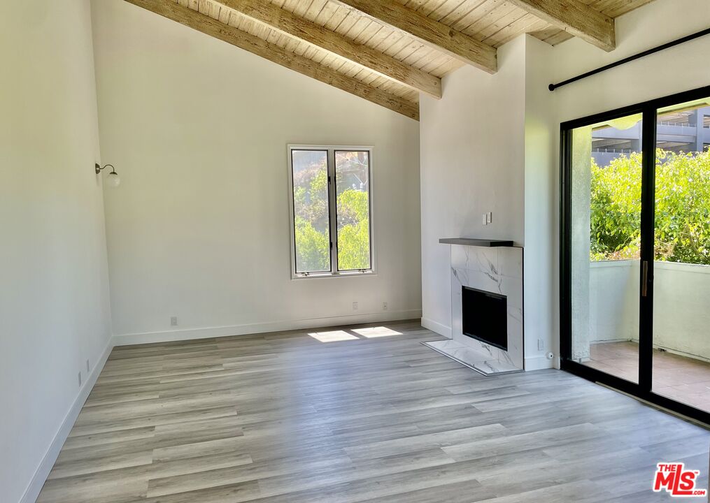 733 Huntley Dr Unit: 5B