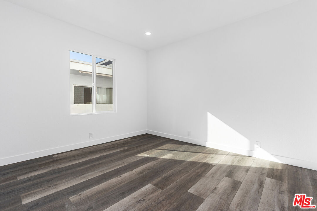 733 Huntley Dr Unit: 5B