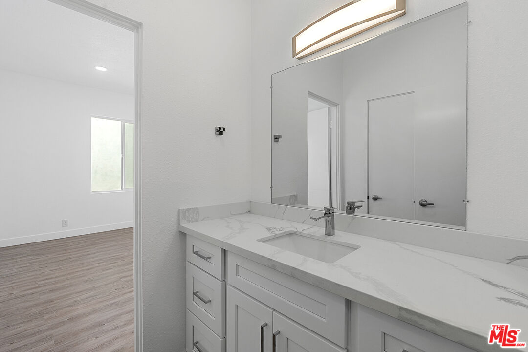 733 Huntley Dr Unit: 5B