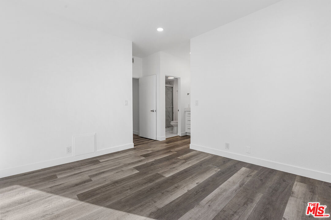 733 Huntley Dr Unit: 5B