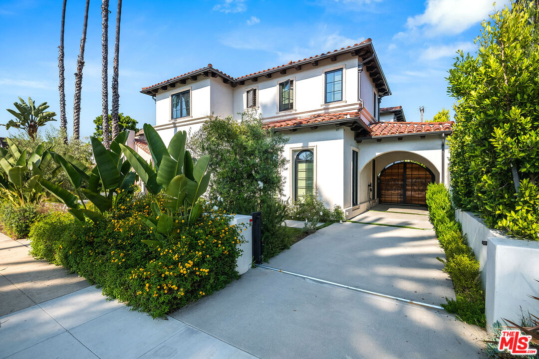 202 N Doheny Dr
