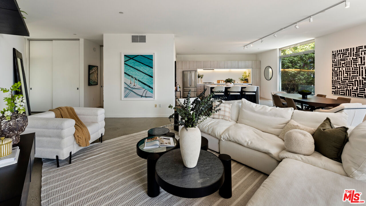 901 Hancock Ave Unit: 203