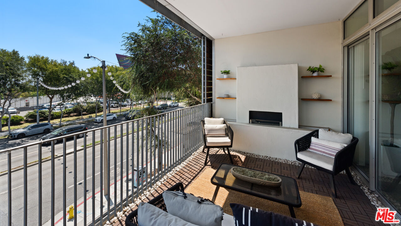 901 Hancock Ave Unit: 203