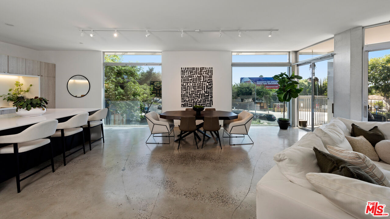 901 Hancock Ave Unit: 203