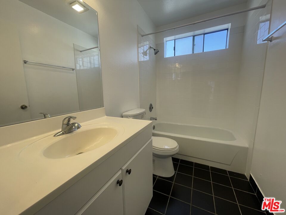 1531 N Detroit St Unit: 303