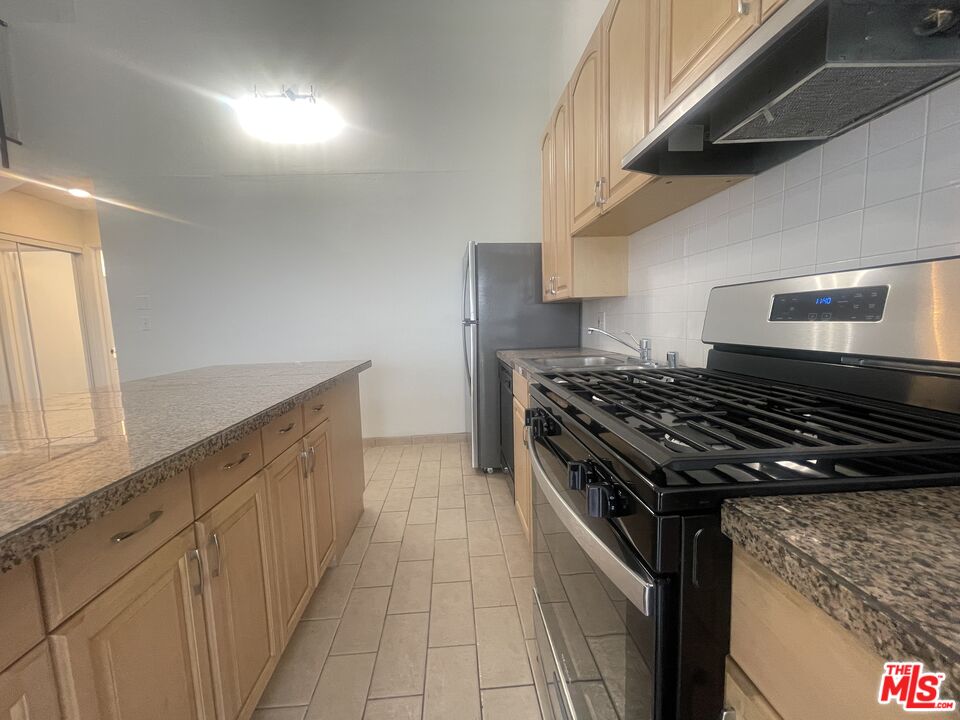 1531 N Detroit St Unit: 303