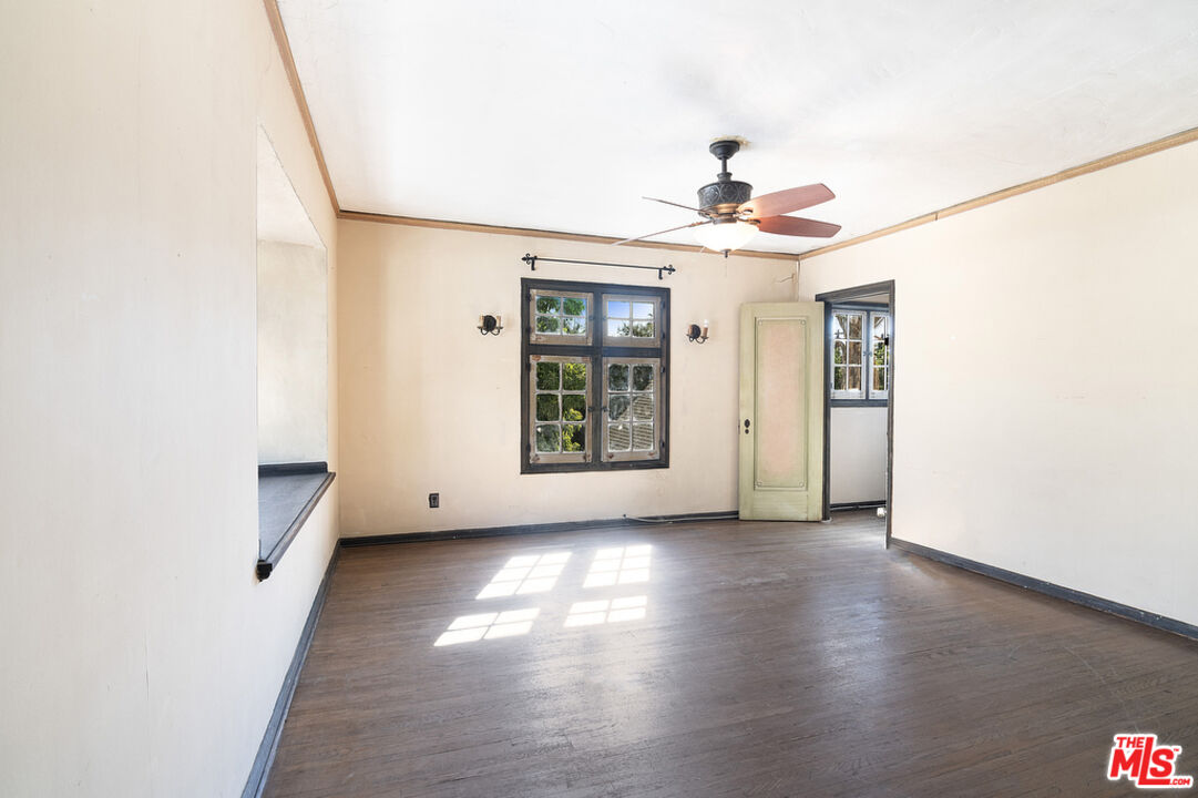 1300 N Holliston Ave