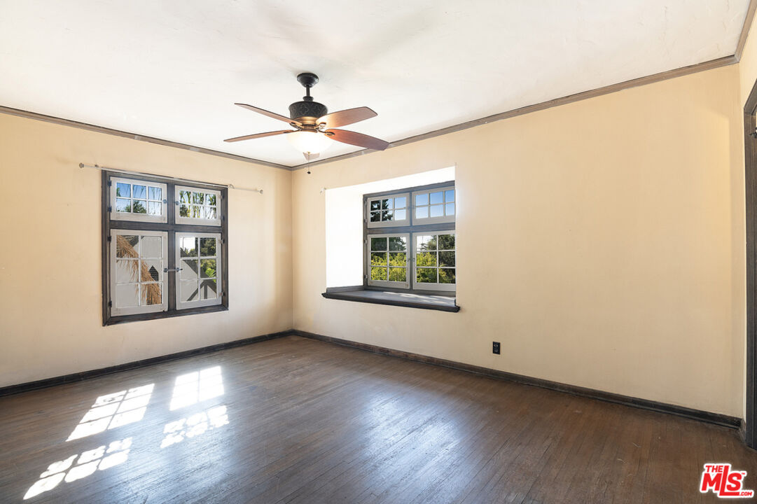 1300 N Holliston Ave