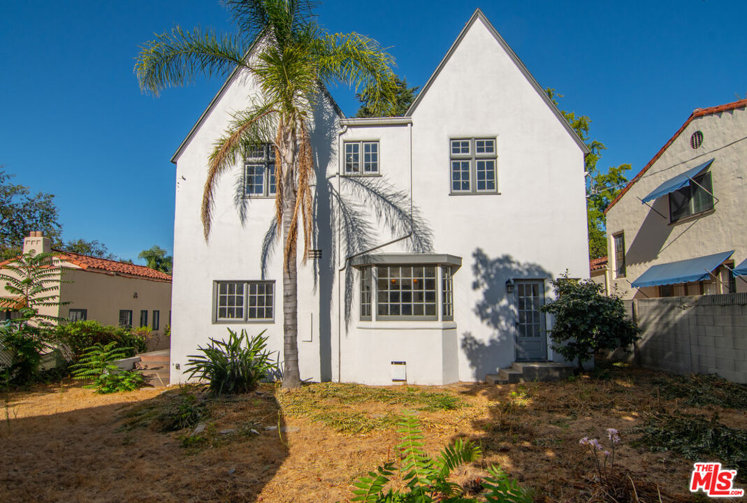 1300 N Holliston Ave