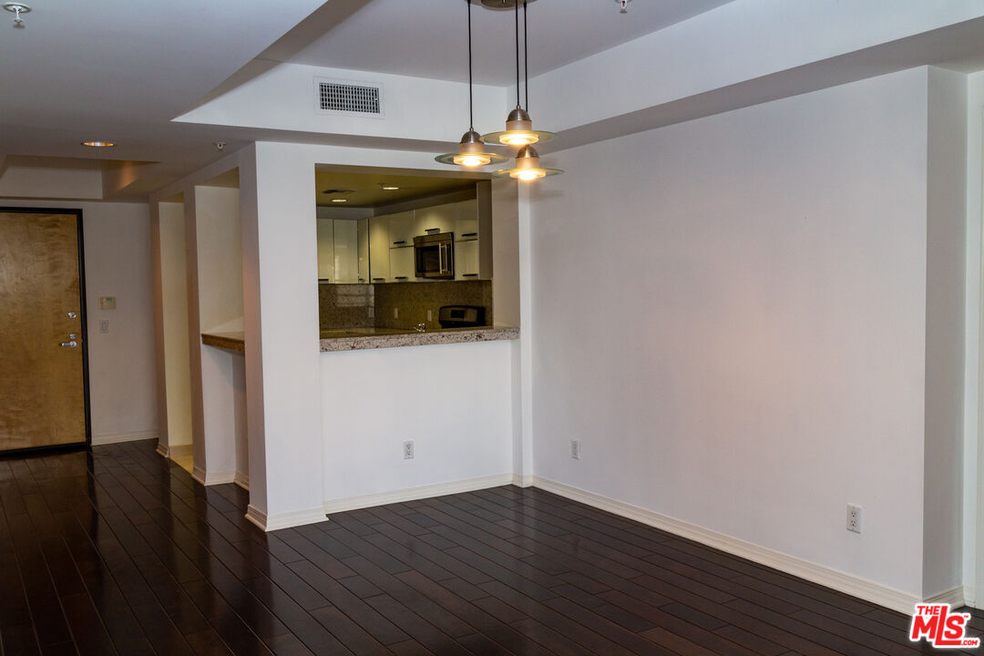 1257 Brockton Ave Unit: 204