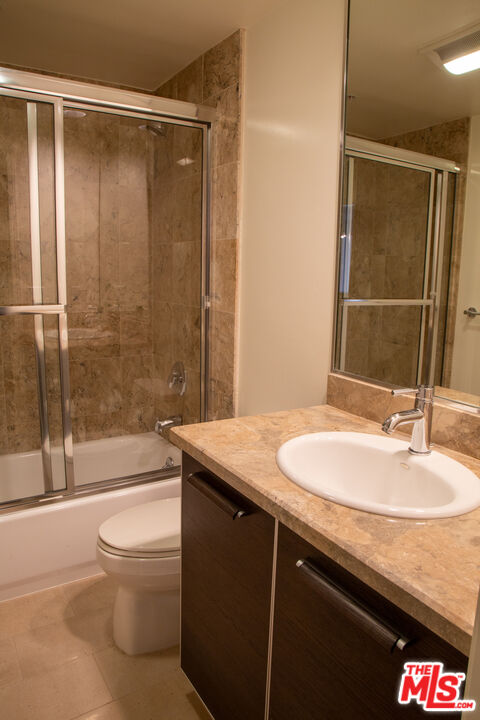 1257 Brockton Ave Unit: 204