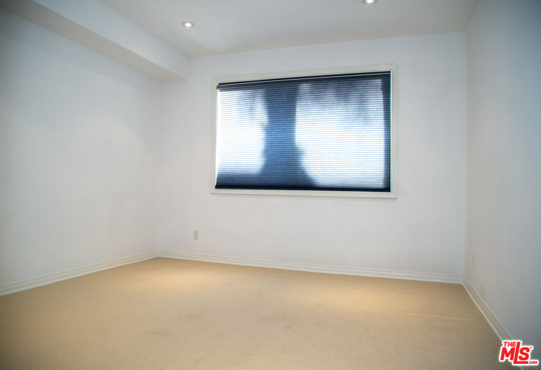 1257 Brockton Ave Unit: 204