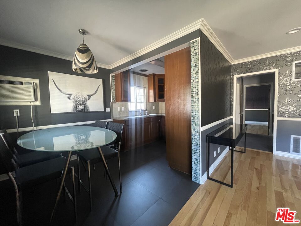 1122 N Formosa Ave Unit: 8