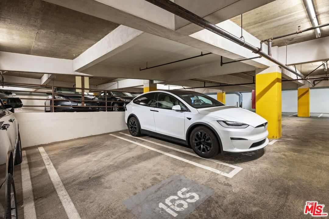 10750 Wilshire Blvd Unit: 303