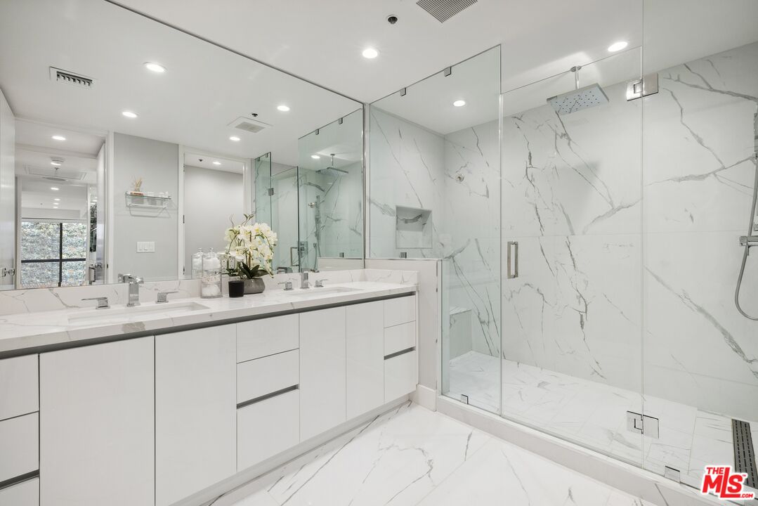 10750 Wilshire Blvd Unit: 303